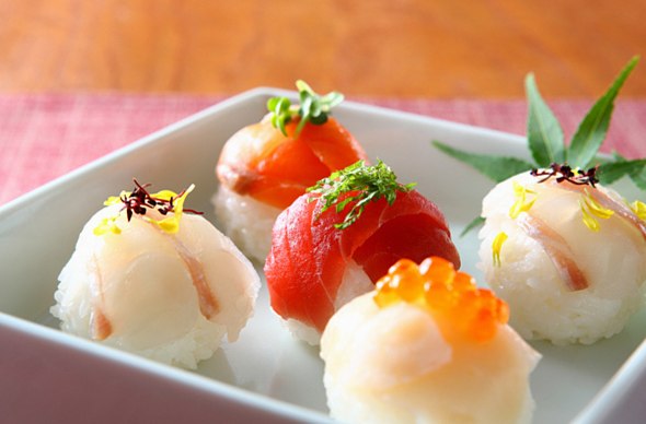 美味 GOURMET